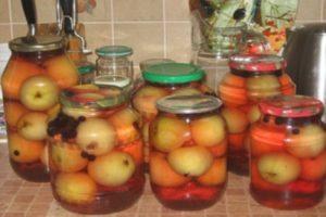 A delicious recipe for making whole apple compote for the winter