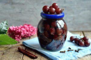 TOP 13 simple recipes for making pickled grapes for the winter