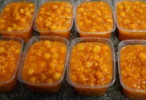 A step-by-step recipe for making cloudberries with sugar for the winter