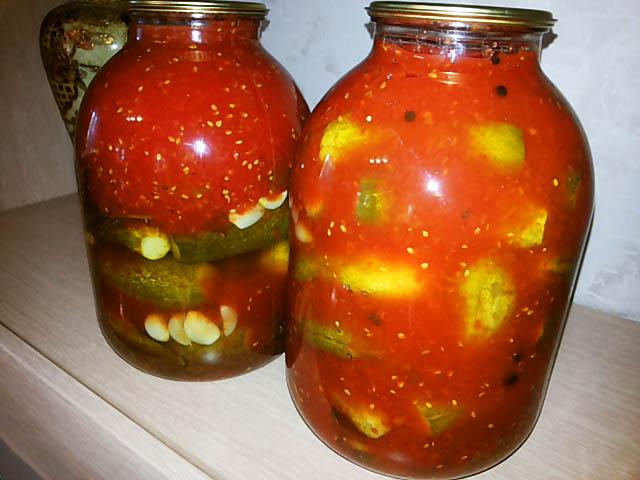 concombres au marinage de tomates