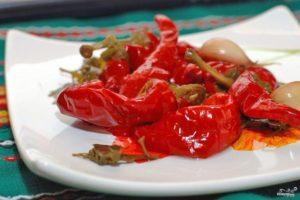 A step-by-step description of the recipe for pickled hot pepper for the winter