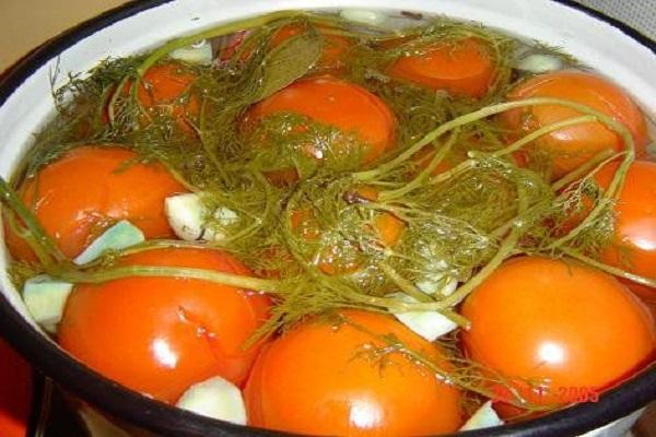 légèrement salé dans une casserole