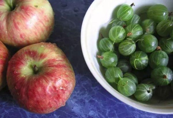 manzanas y grosellas