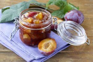 Ang hakbang-hakbang na recipe para sa jam ng amber plum na may buong hiwa para sa taglamig