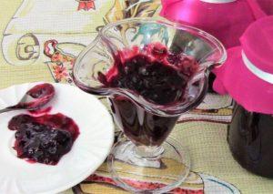 Une recette simple pour faire de la confiture de groseille noire pour l'hiver