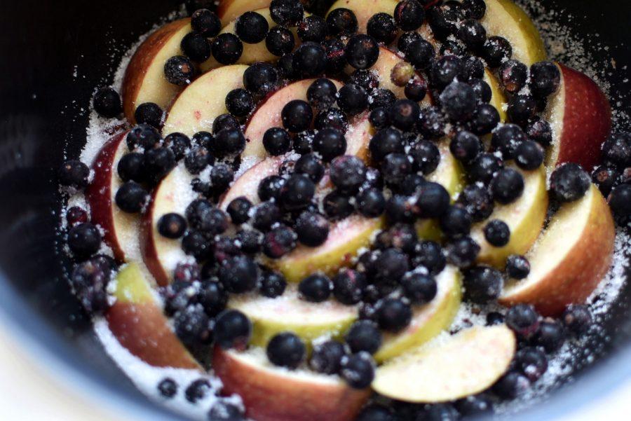 currants with apples