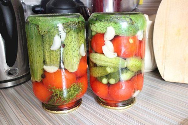 pepinos con tomates