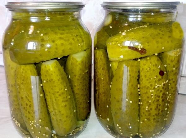 Method for preparing crispy hot cucumbers with mustard