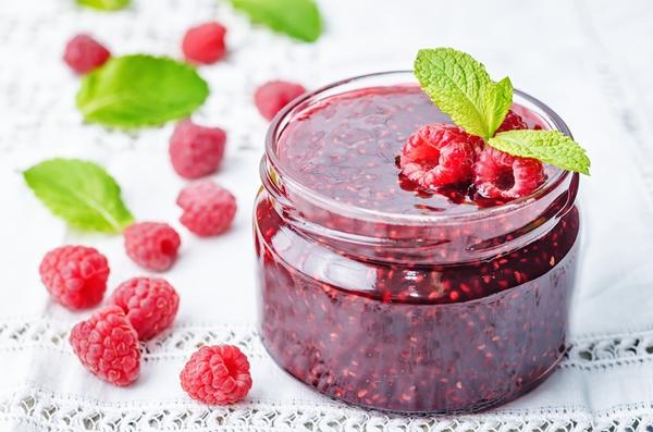 confiture de framboises au basilic