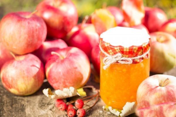 mermelada de manzana y albaricoque con viburnum