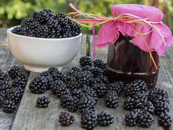 Confiture de framboises noires et pommes