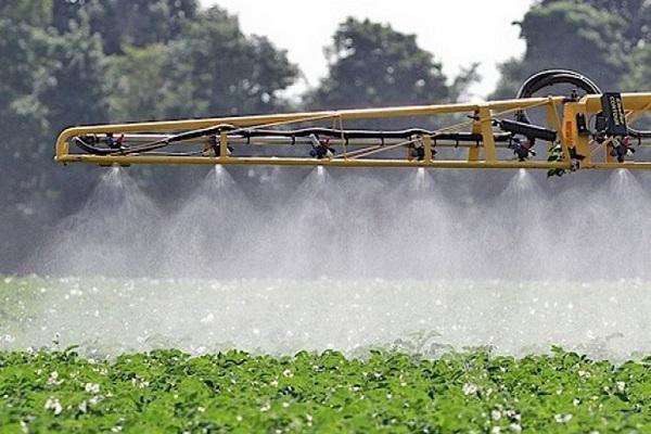 appliquer un herbicide