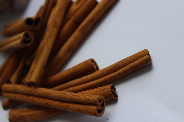 cinnamon sticks