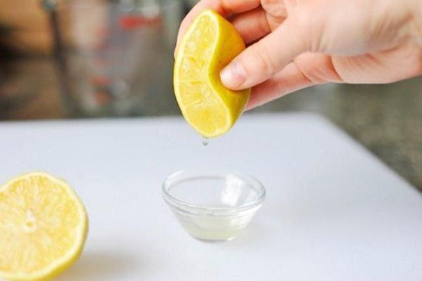 squeeze lemon