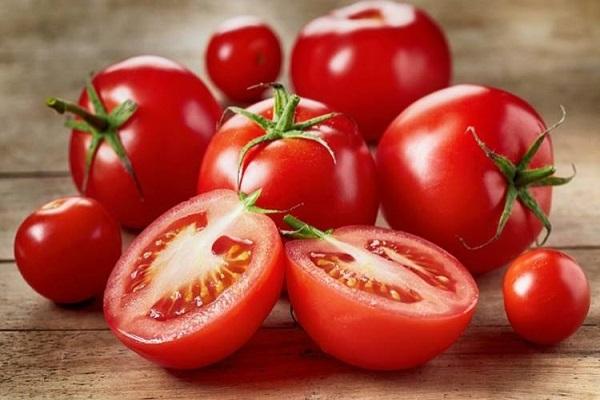 red tomatoes