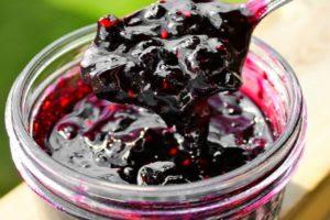 TOP 2 recipes for black and red currant jam with cherry leaves