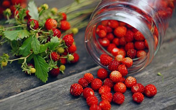 preparation of strawberries