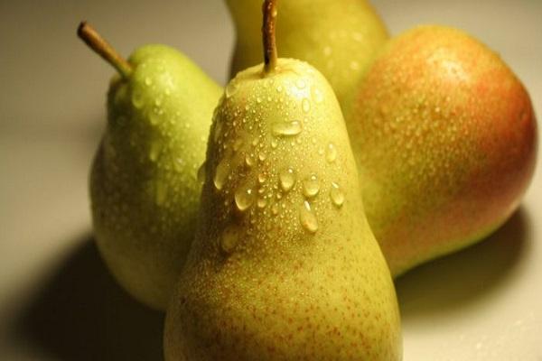 gotas en la fruta