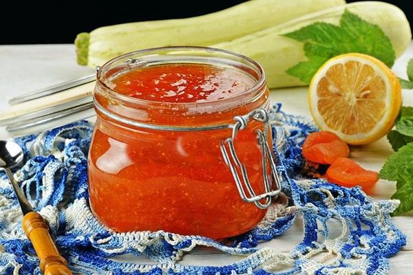 Zucchini-marmelade med tørrede abrikoser