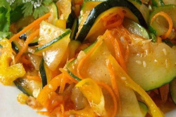 Zucchini and cabbage salad with sterilization