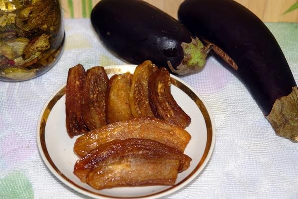 aubergine séchée dans un séchoir