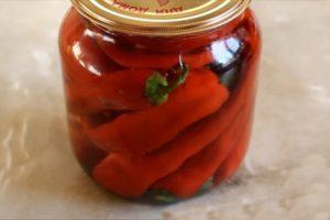 8 sunud-sunod na estilo ng Korean na mga recipe ng hot pepper para sa taglamig