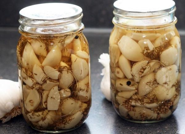 Garlic in oil for the winter