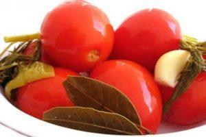 How long can pickled tomatoes take and how to determine readiness