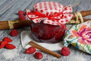 TOP 2 recipes for making strawberry and raspberry jam for the winter