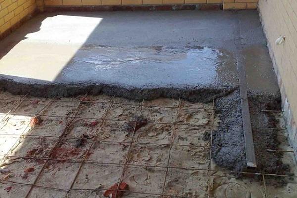 pour concrete on the floor