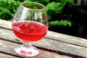 4 simple recipes for making wine from berries at home