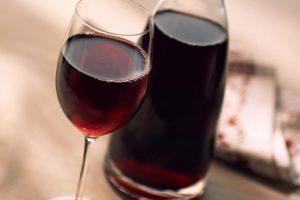 TOP 3 des recettes pour faire du vin de raisin mi-doux à la maison