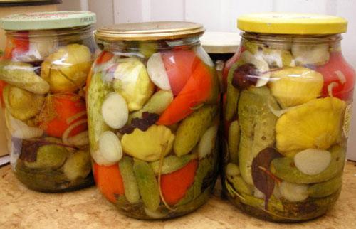 pickled squash with cucumbers